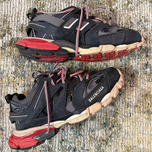 Balenciaga men’s sneaker - Picture 1 of 2